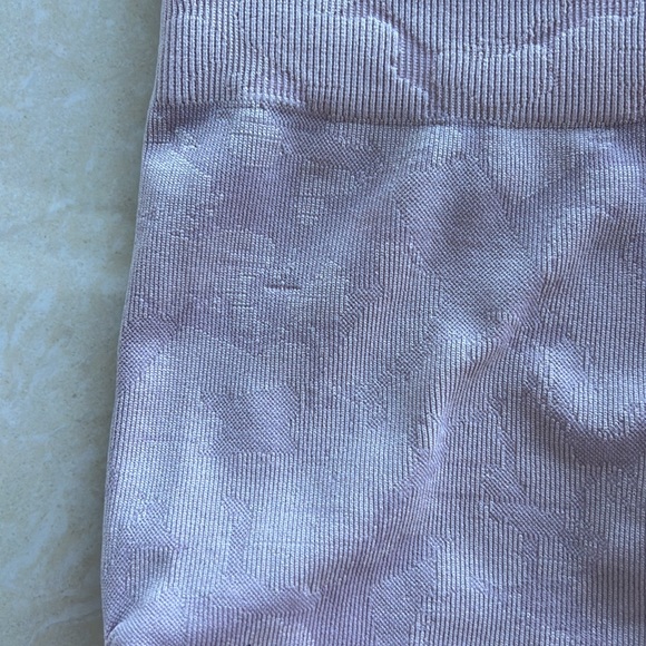 Like New Gymshark Adapt Seamless Blush Pink Camo Set - M Sports Bra / XS… - Picture 4 of 5